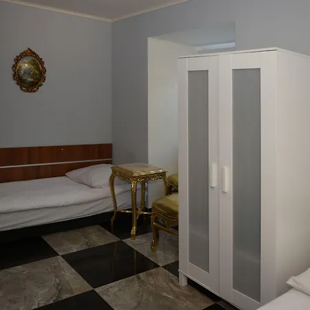 Palac Dabrowa 여관 Dąbrowa Górnicza