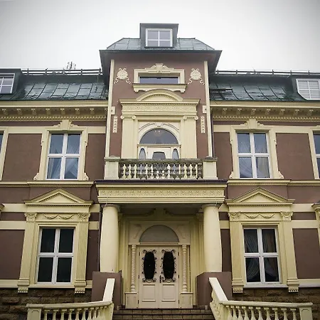 宾馆 Palac Dabrowa
