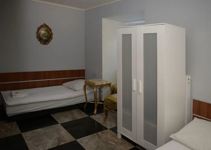 Palac Dabrowa Herberg Dąbrowa Górnicza