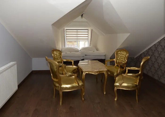 Palac Dabrowa Herberg Dąbrowa Górnicza