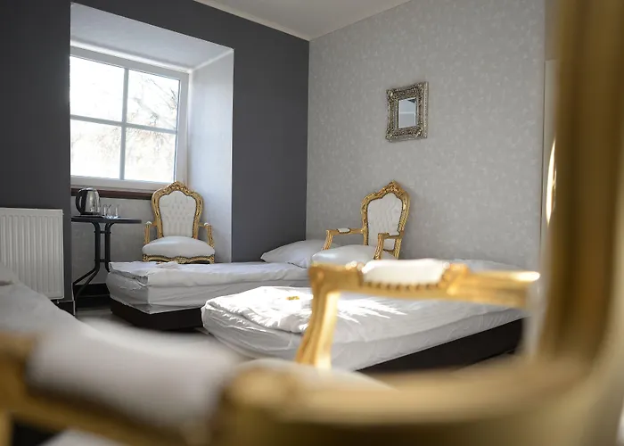 Palac Dabrowa Herberg